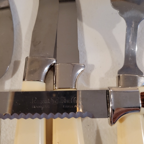 Regent Sheffield Hostees Cheese Set Knige Leaf Faux Wood Bone 5 pieces - Picture 3 of 3